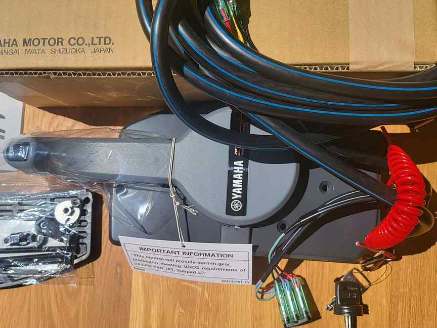Фото товара Машинка газ-реверс Yamaha 703 оригинал 10-pin от магазина PartsYam