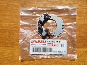 Фото товара Щёткодержатель в сборе Yamaha 8L6818405000 от магазина PartsYam