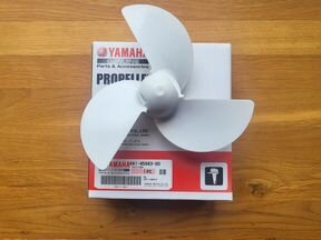Фото товара Винт оригинальный лодочного мотора Yamaha 2C от магазина PartsYam