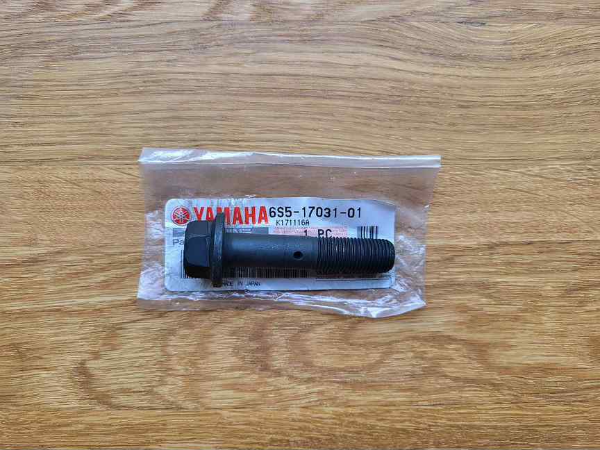Фото товара Болт крепления обгонной муфты гидроциклов Yamaha от магазина PartsYam